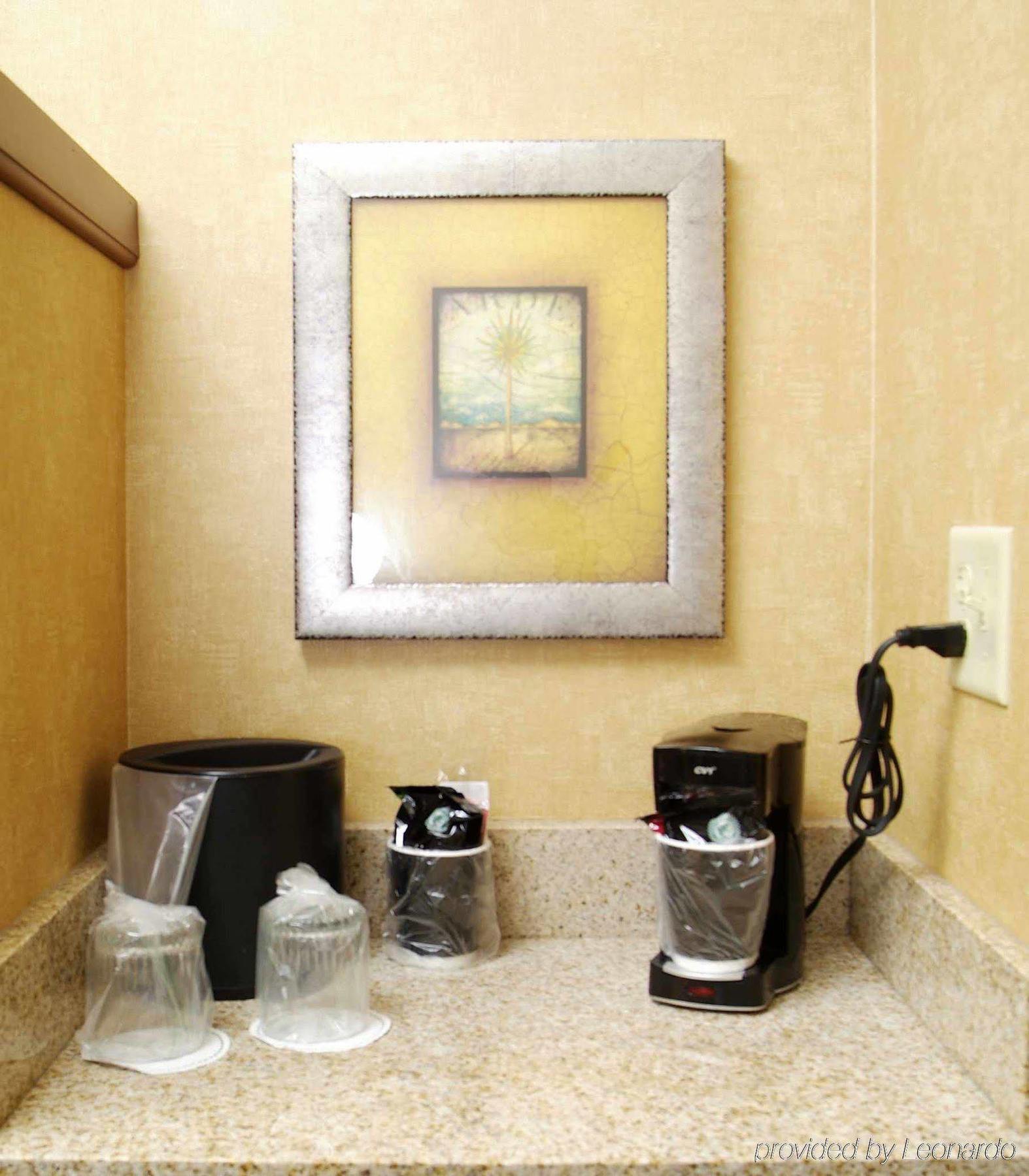 Courtyard By Marriott Kingston