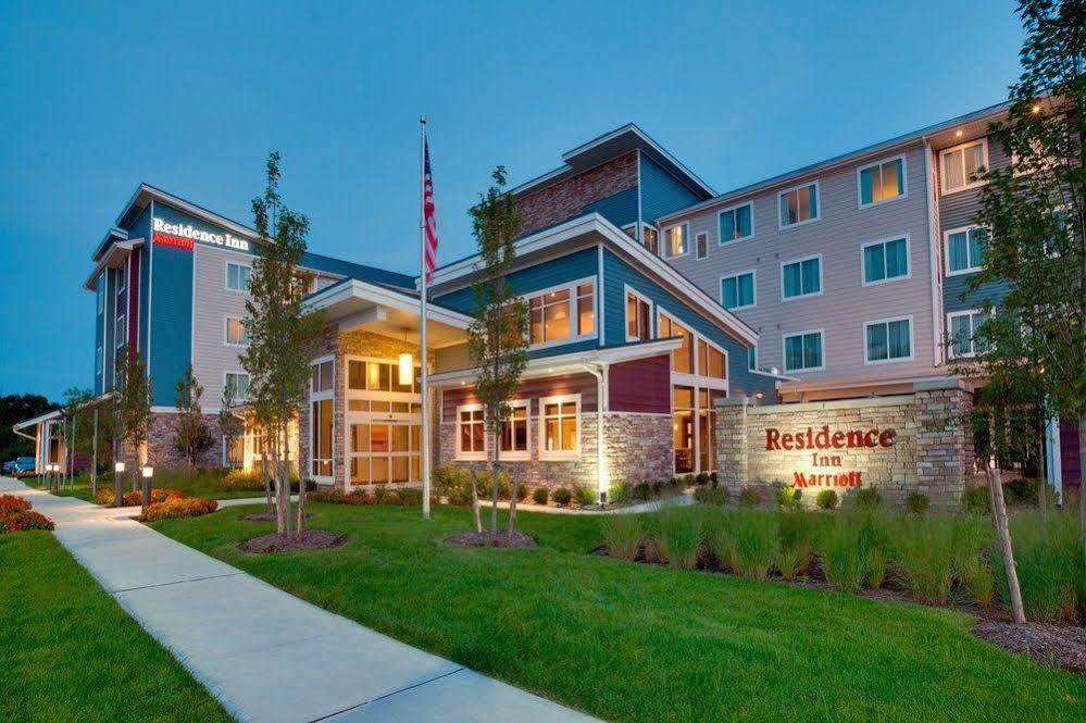 Courtyard By Marriott Hotel