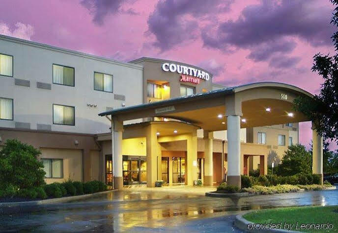 Courtyard By Marriott Hotel